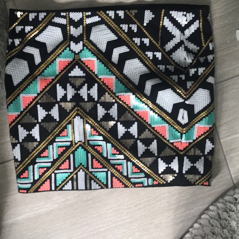 Express sequence skirt